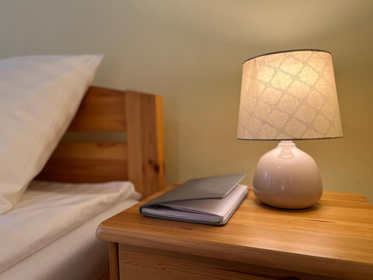 Hotel Marislav Cesnovice Extérieur photo