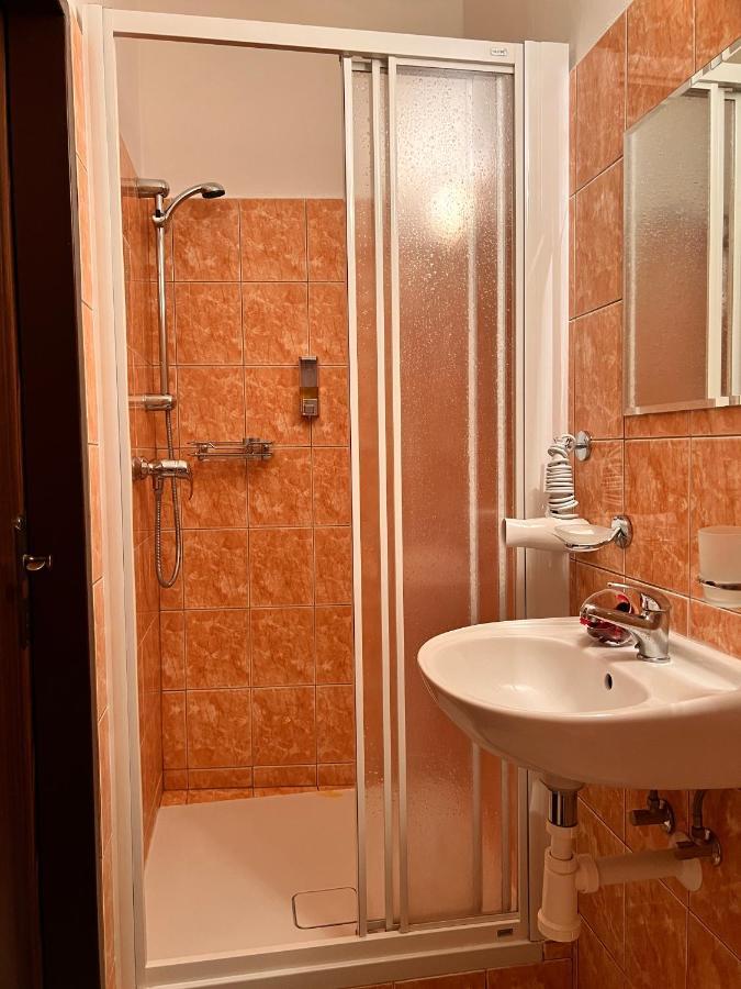 Hotel Marislav Cesnovice Extérieur photo