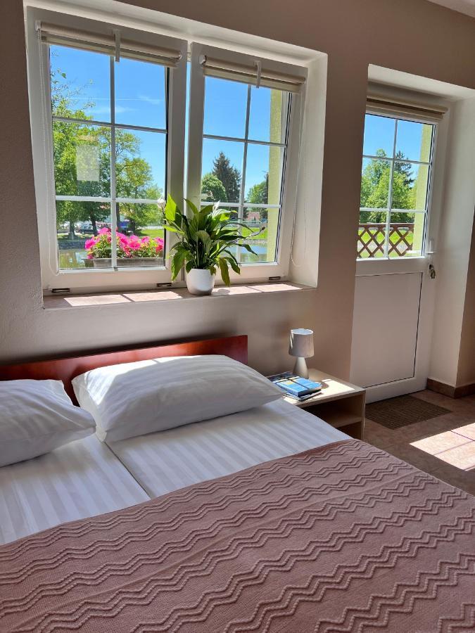 Hotel Marislav Cesnovice Extérieur photo