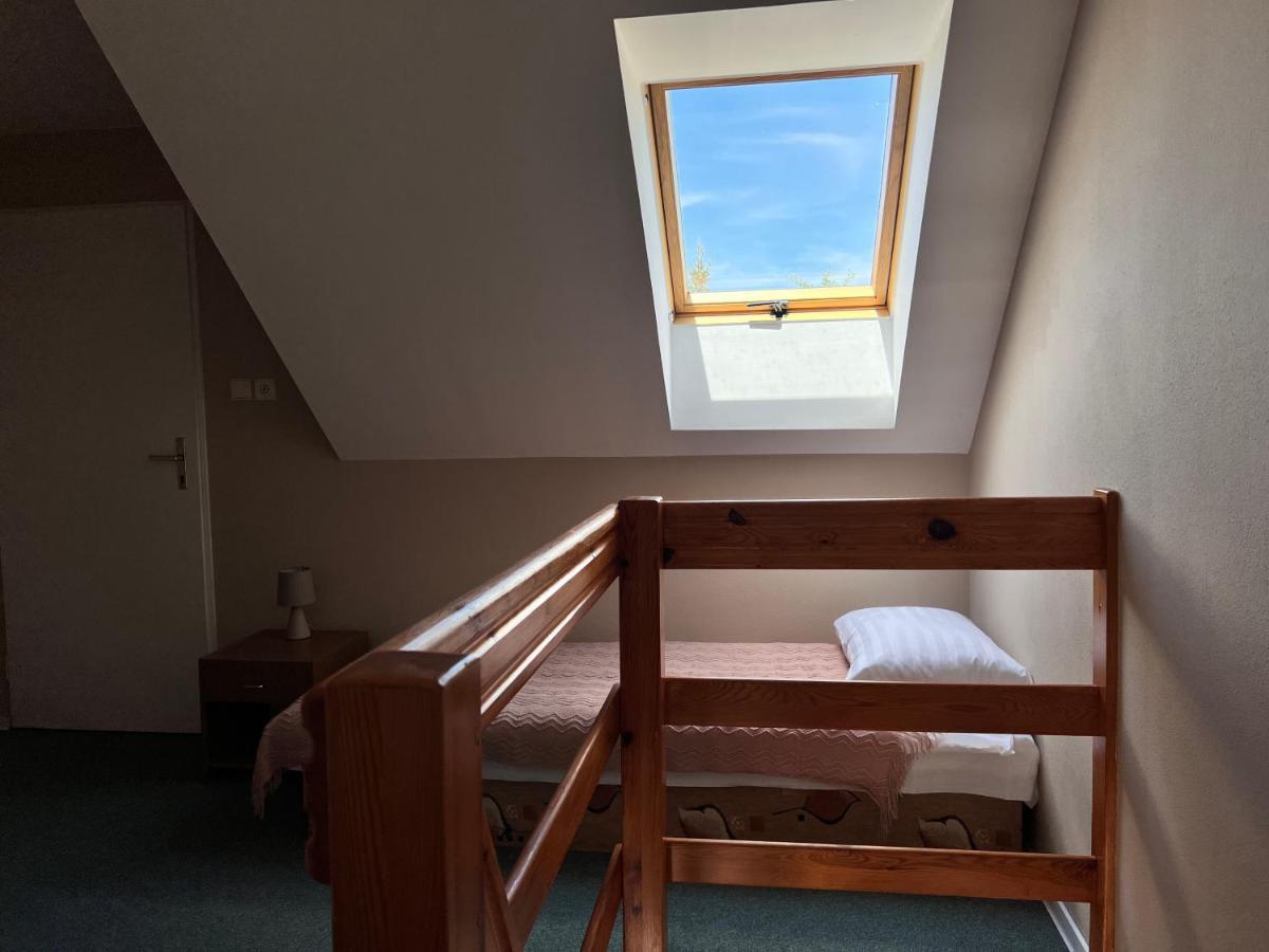 Hotel Marislav Cesnovice Extérieur photo