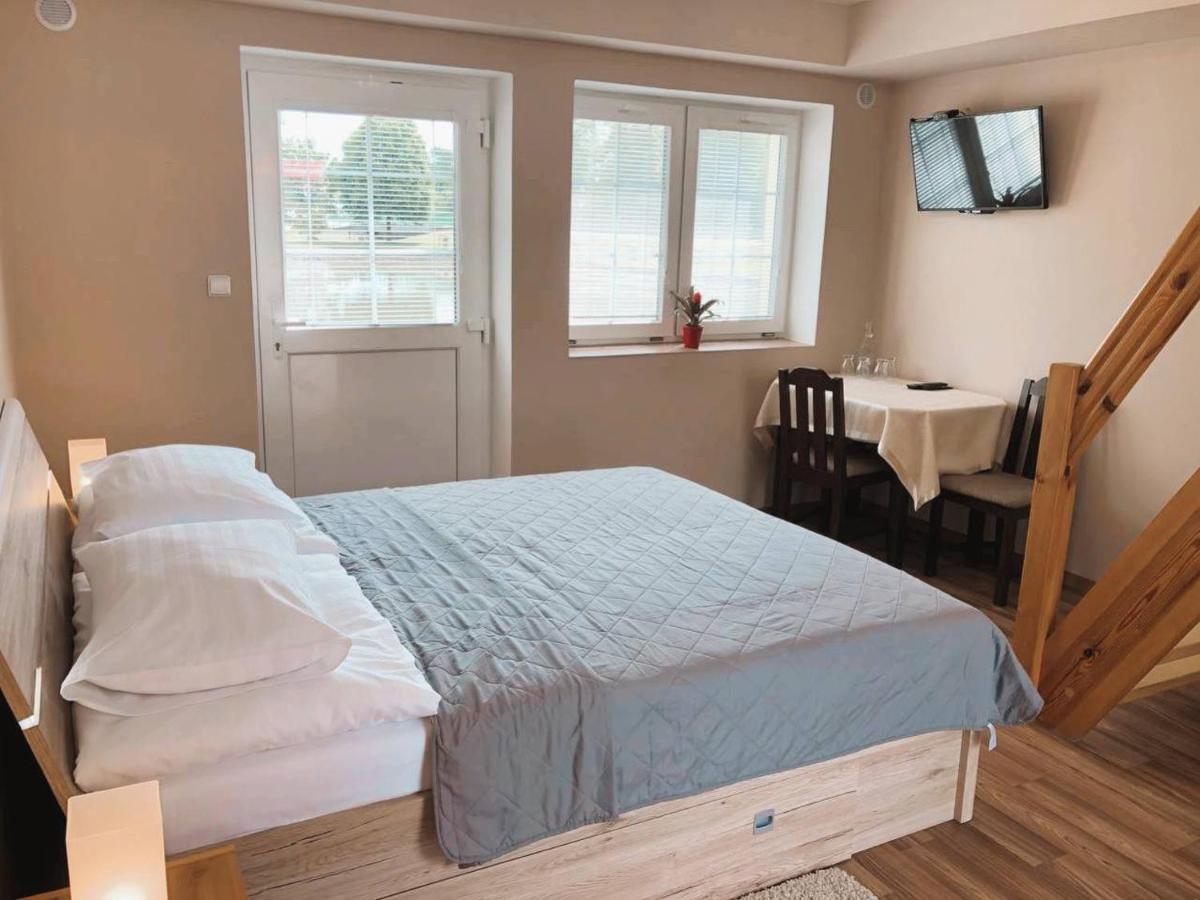 Hotel Marislav Cesnovice Extérieur photo